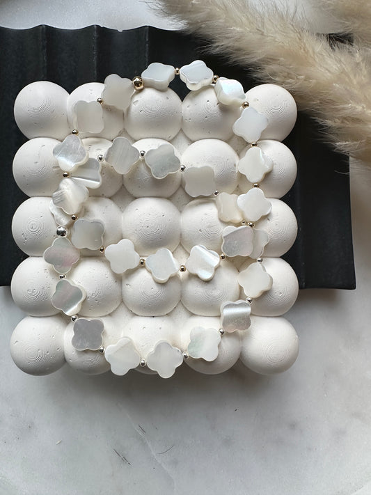 Mini clover pearl stacker